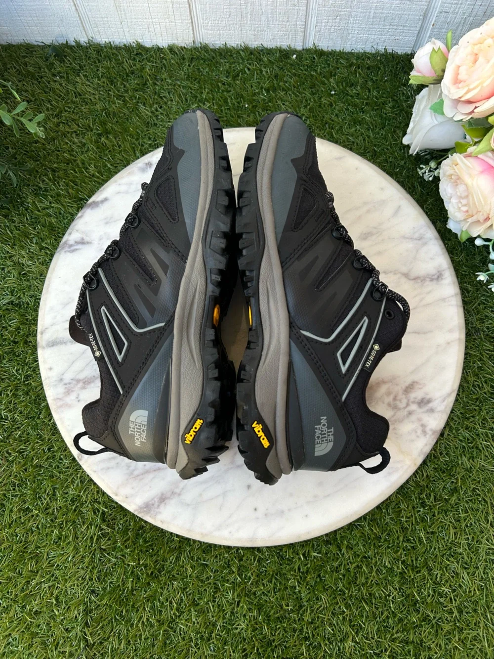 THE NORTH FACE Hedgehog GORE-TEX $210 women 7.5 gently use TNF Black/Asphalt Gr